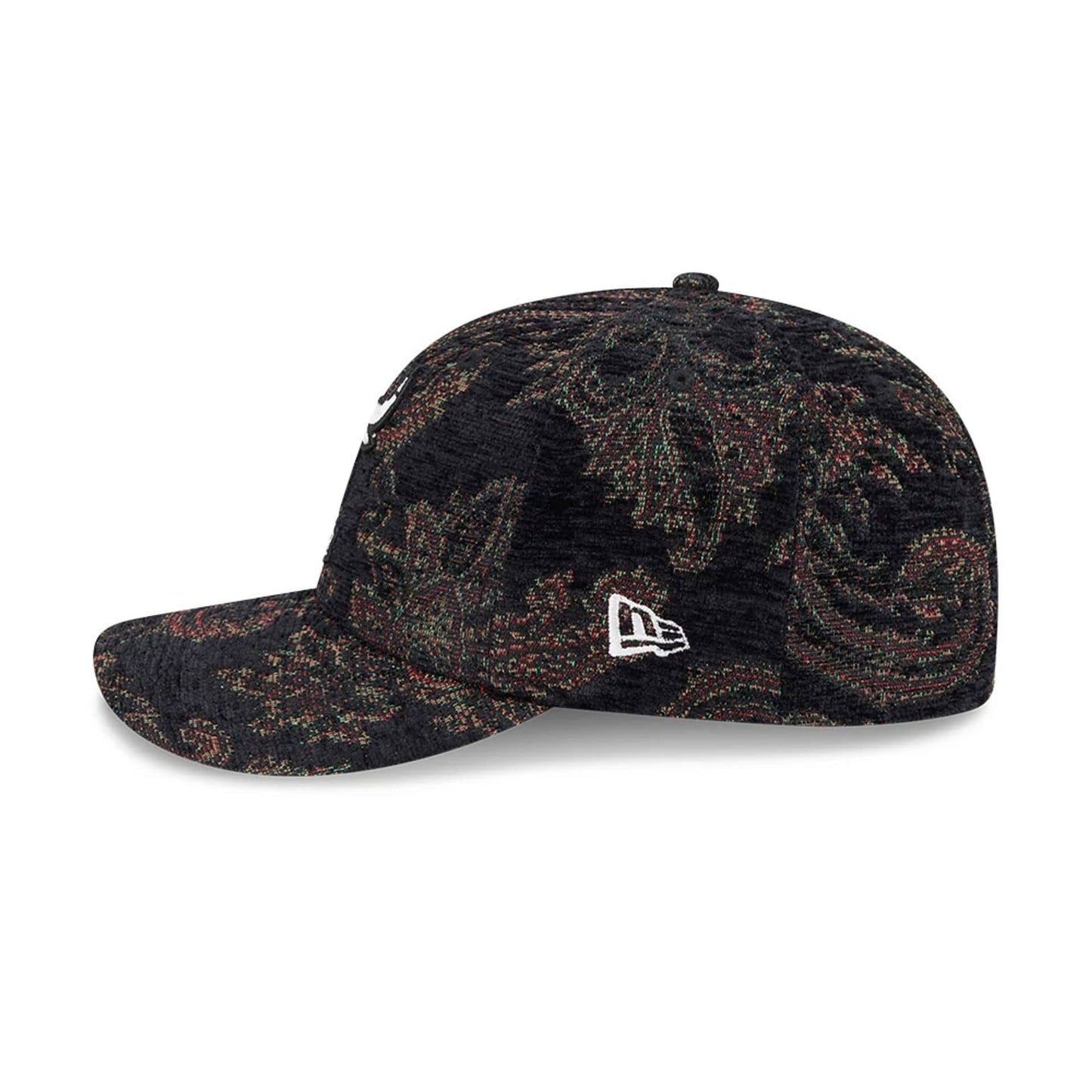 Pictured is this NBA Jacquard Chenille Chicago Bulls 59FIFTY Fitted cap in black. 5