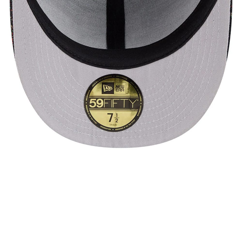 Pictured is this NBA Jacquard Chenille New York Knicks 59FIFTY Fitted cap in black. 2