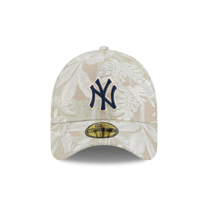 Pictured is this MLB Leafy Palm New York Yankees 59FORTY A-Frame Fitted cap in light beige. 3