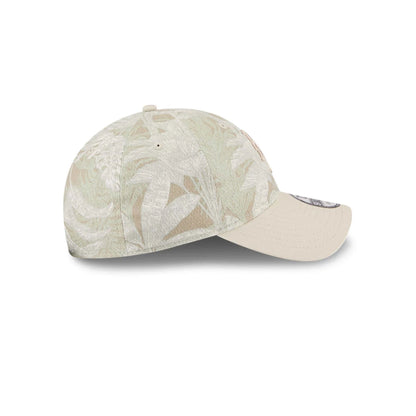 Pictured is this MLB Leafy Palm New York Mets 9TWENTY Adjustable cap in light beige. 6