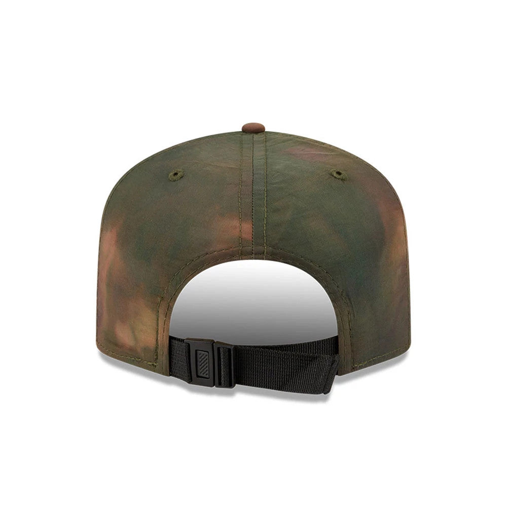 Pictured is this MLB Nylon Wash Dye Chicago White Sox 19TWENTY Adjustable cap in open green. 4
