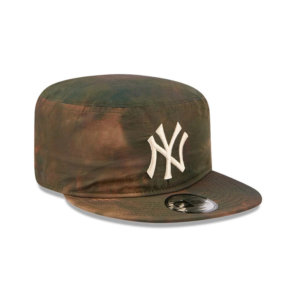 Pictured is this MLB Nylon Wash Dye New York Yankees Painter cap in open green. 3