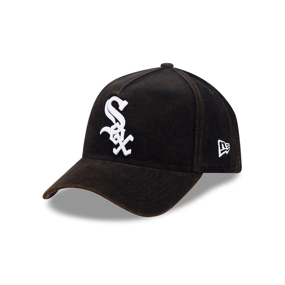 Pictured is this MLB Quickstrike Snow Wash Cord Chicago White Sox 59FORTY A-Frame Fitted cap in black. 1