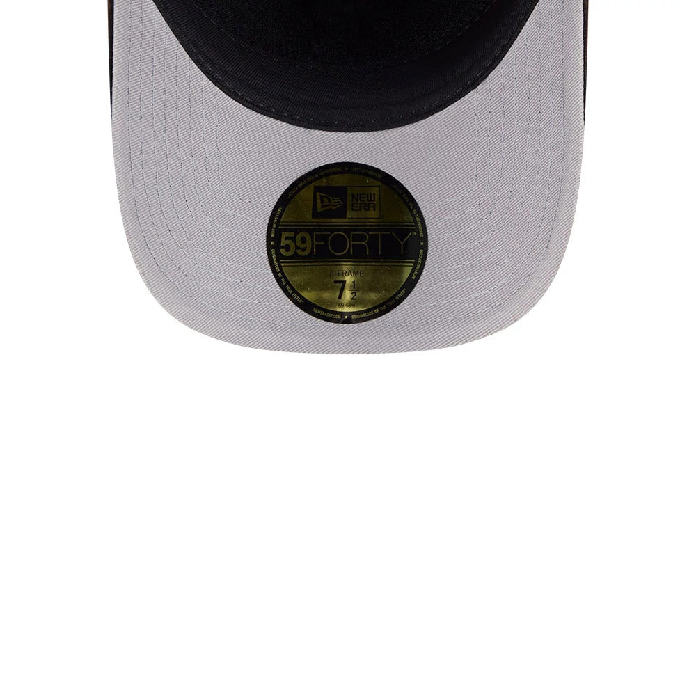 Pictured is this MLB Quickstrike Snow Wash Cord Chicago White Sox 59FORTY A-Frame Fitted cap in black. 2