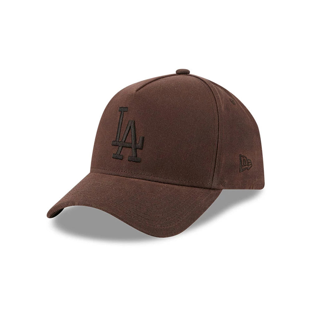 Pictured is this MLB Quickstrike Waxy Canvas LA Dodgers 59FORTY A-Frame Fitted cap in open brown. 1