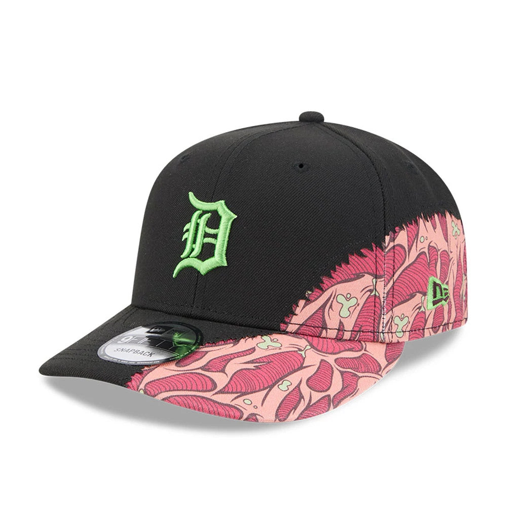 Pictured is this MLB Halloween Detroit Tigers 9FIFTY Snapback cap in black. 1