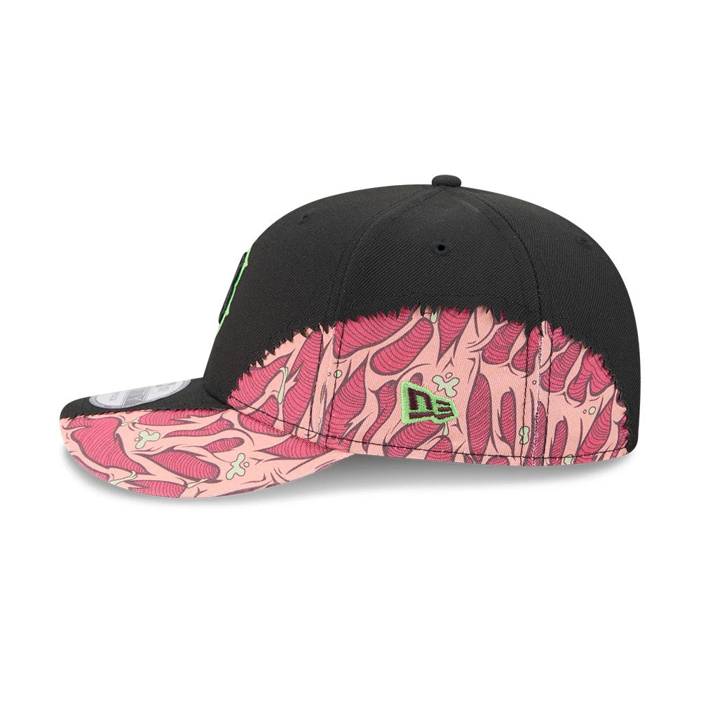 Pictured is this MLB Halloween Boston Red Sox 9FIFTY Snapback cap in black. 5