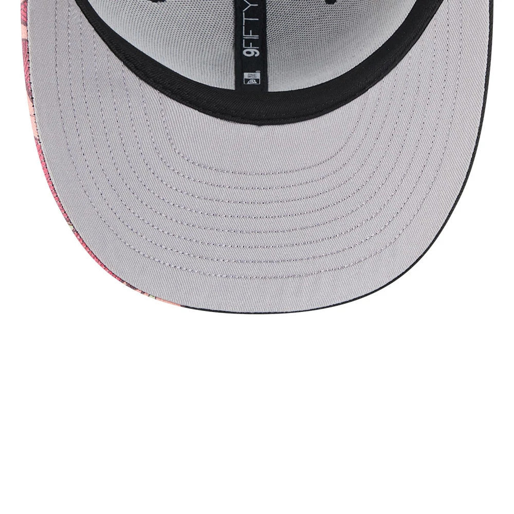 Pictured is this MLB Halloween Boston Red Sox 9FIFTY Snapback cap in black. 2
