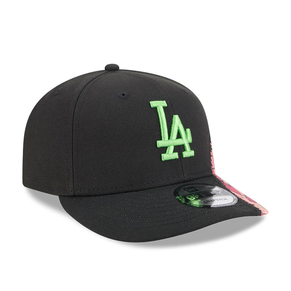 Pictured is this MLB Halloween LA Dodgers 9FIFTY Snapback cap in black. 4