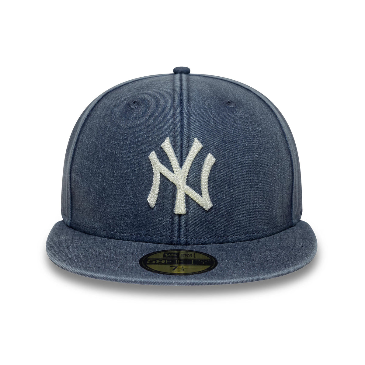 Pictured is this MLB Washed New York Yankees 59FIFTY Fitted cap in navy. 3