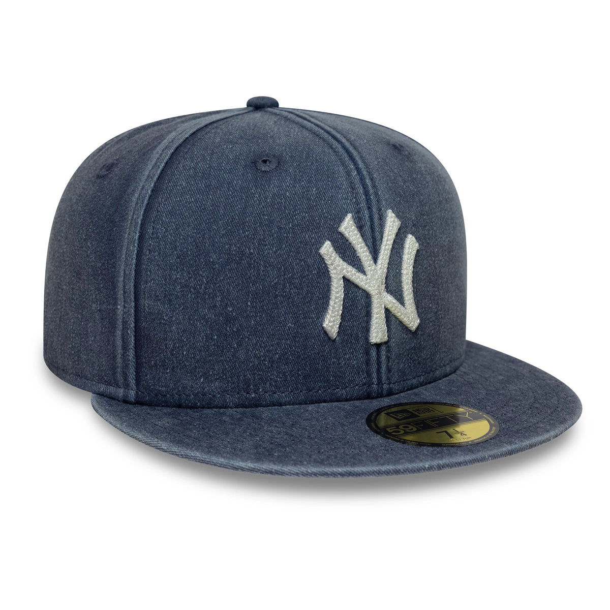 Pictured is this MLB Washed New York Yankees 59FIFTY Fitted cap in navy. 4