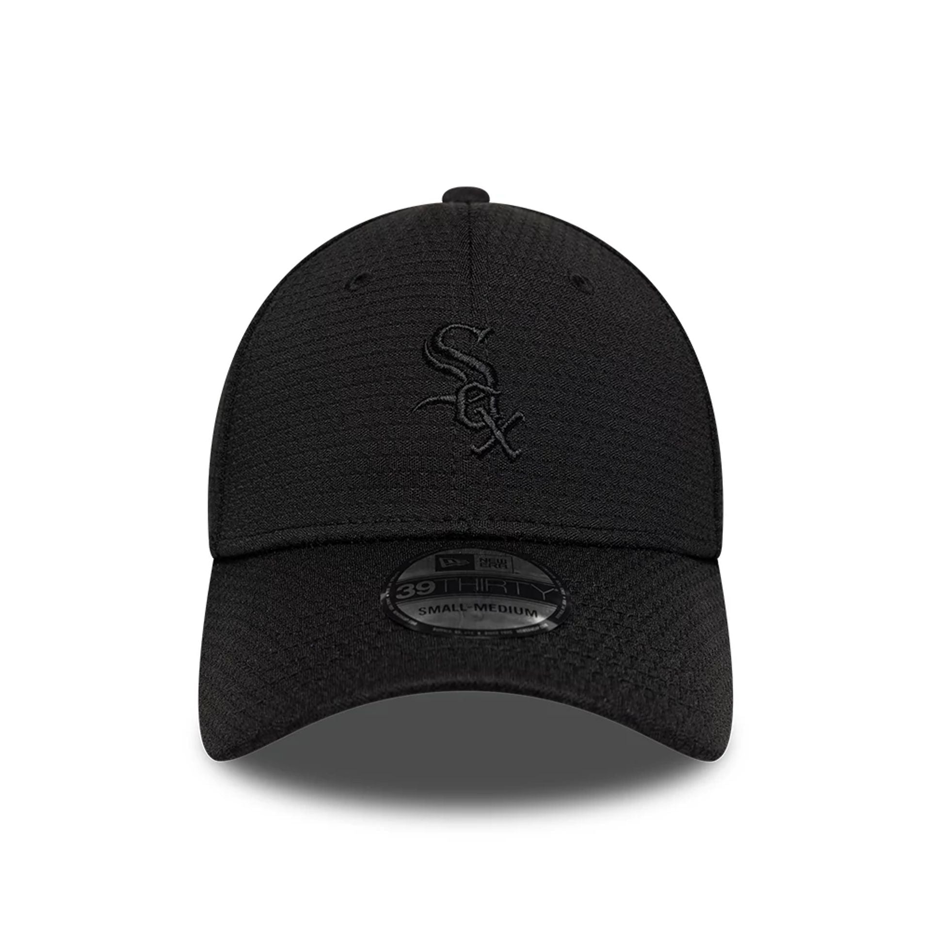 Pictured is this MLB Tech Chicago White Sox 39THIRTY Stretch Fit cap in black. 2