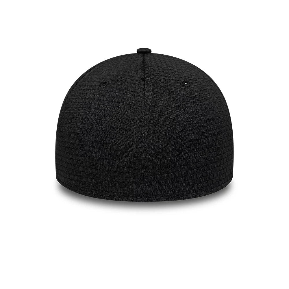 Pictured is this MLB Tech Chicago White Sox 39THIRTY Stretch Fit cap in black. 4