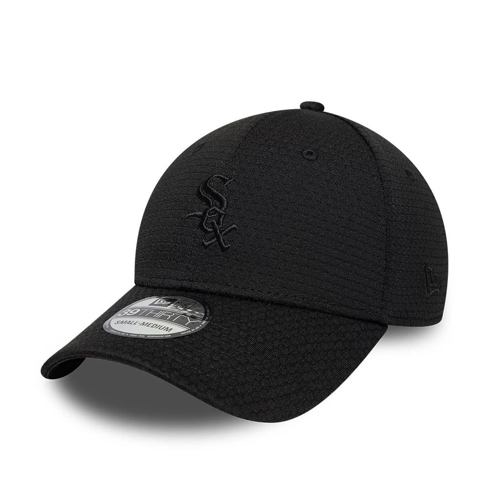 Pictured is this MLB Tech Chicago White Sox 39THIRTY Stretch Fit cap in black. 1