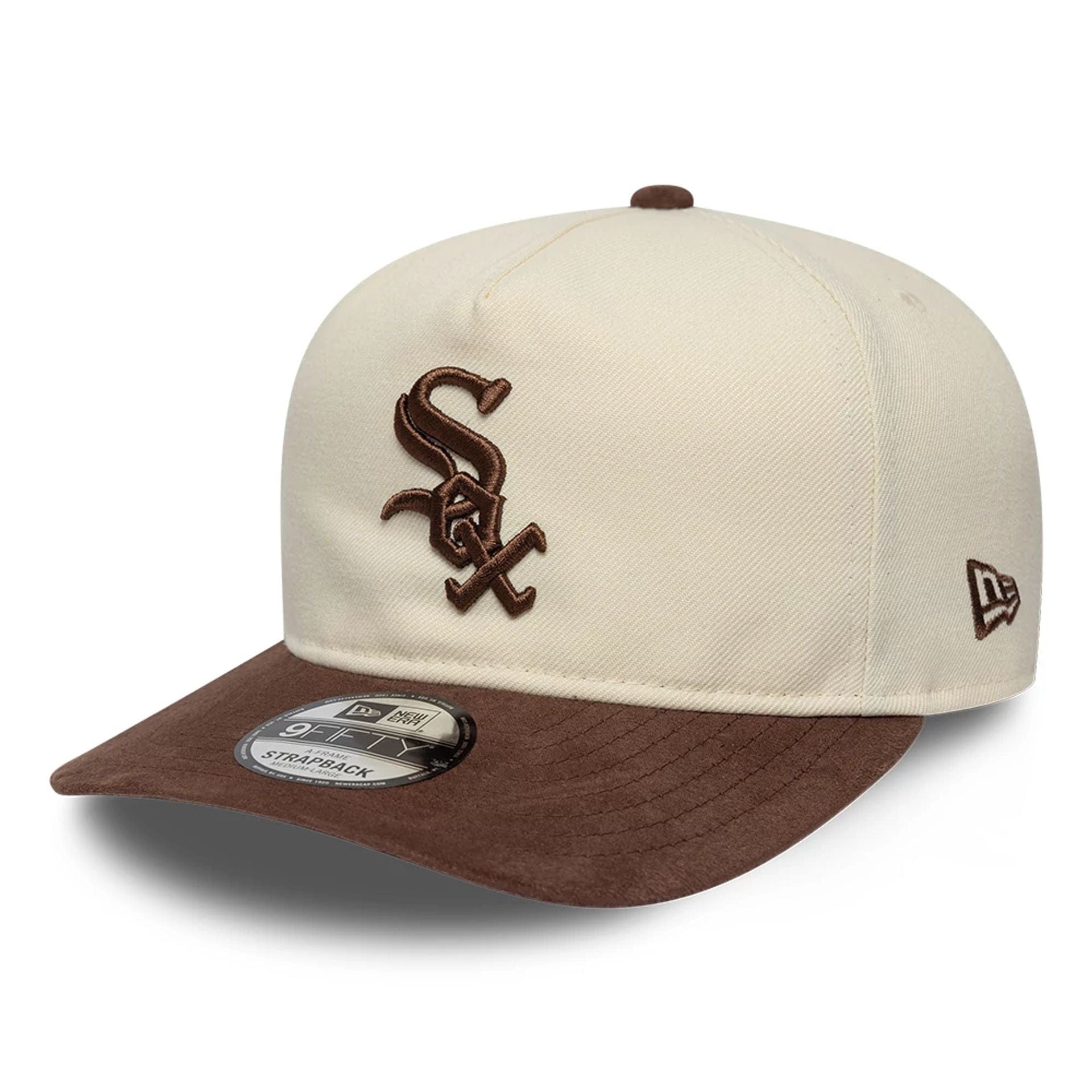 Pictured is this MLB Suede Visor Chicago White Sox 9FIFTY A-Frame Snapback cap in Cream. 1