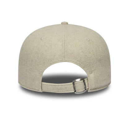 Pictured is this New Era Heritage Retro Crown 9FIFTY cap in Light Grey. 5