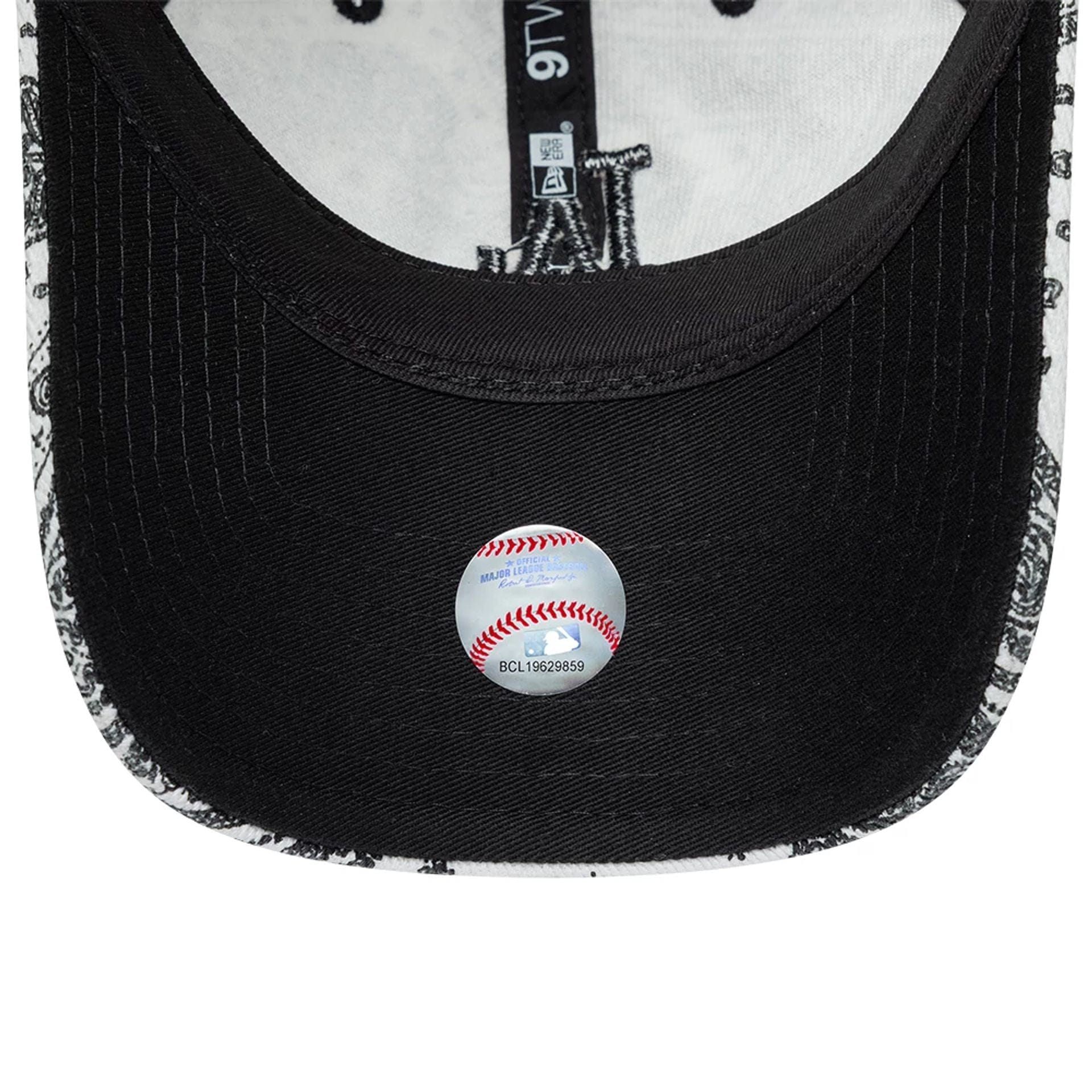 Pictured is this MLB Washed Paisley LA Dodgers 9TWENTY cap in white. 2