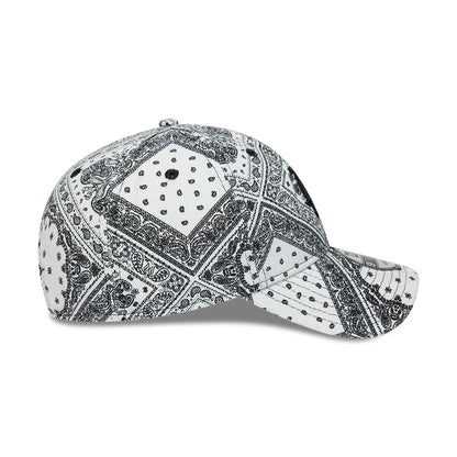 Pictured is this MLB Washed Paisley LA Dodgers 9TWENTY cap in white. 7