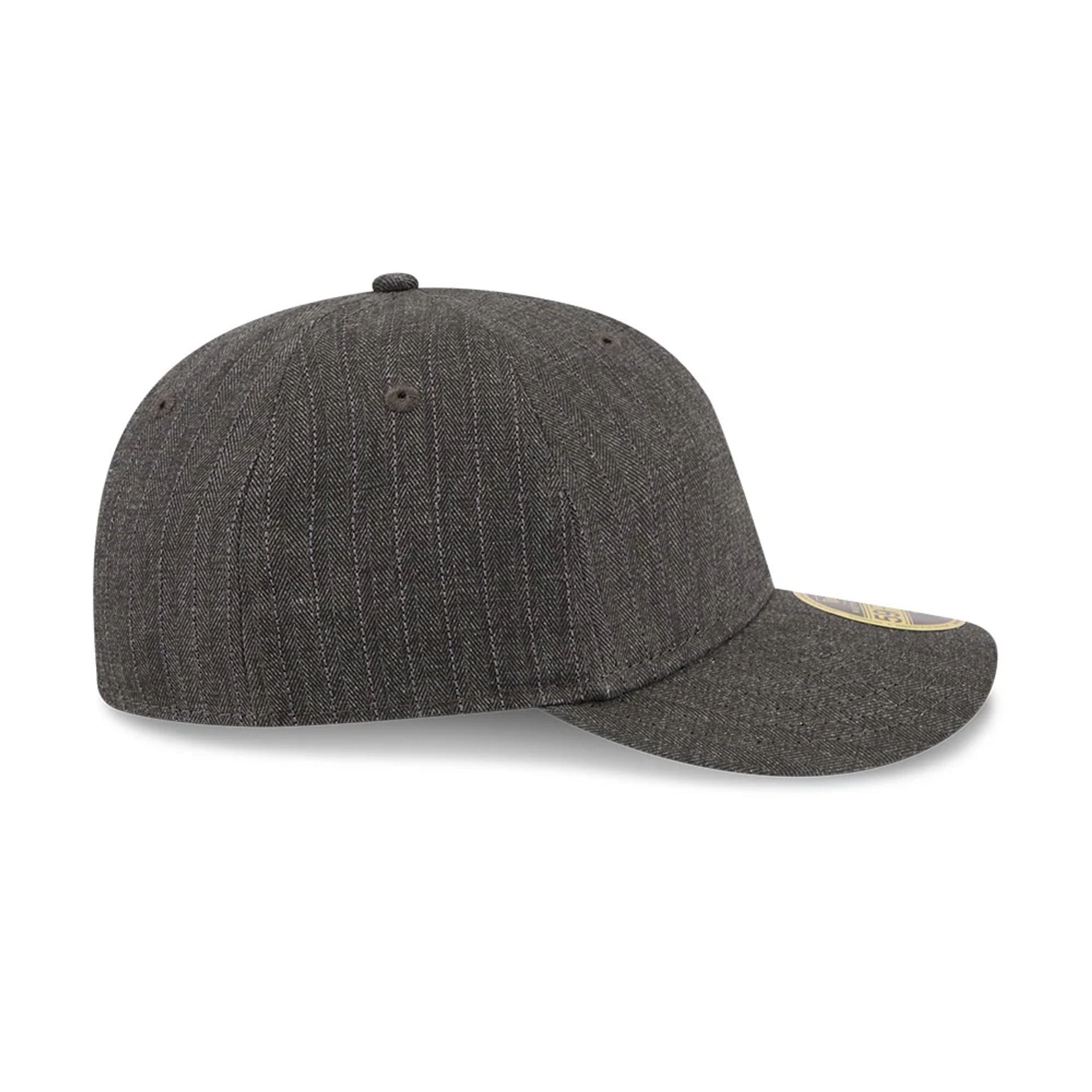 Pictured is this New Era Herringbone Retro Crown 59FIFTY Fitted cap in Charcoal. 6