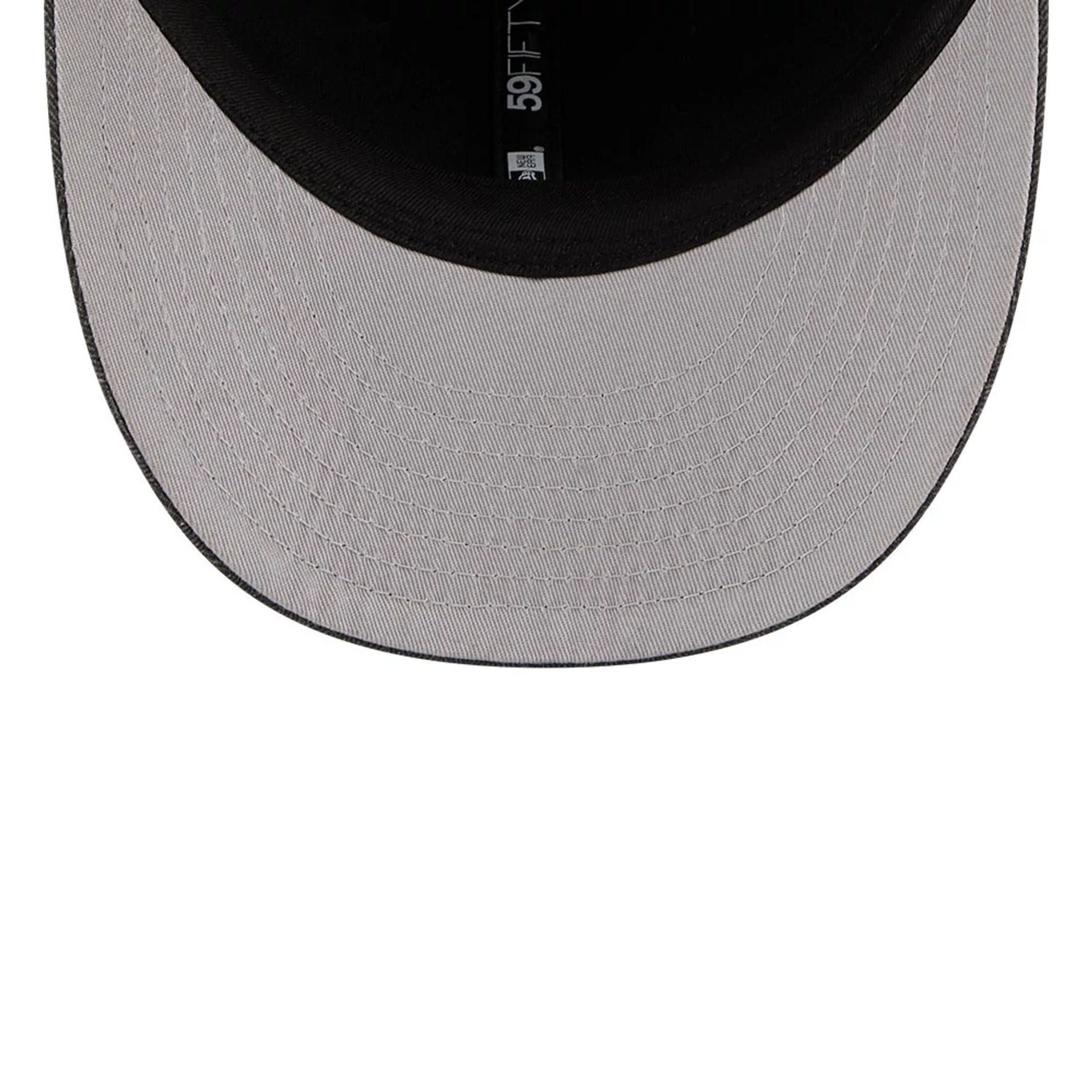 Pictured is this New Era Herringbone Retro Crown 59FIFTY Fitted cap in Charcoal. 2