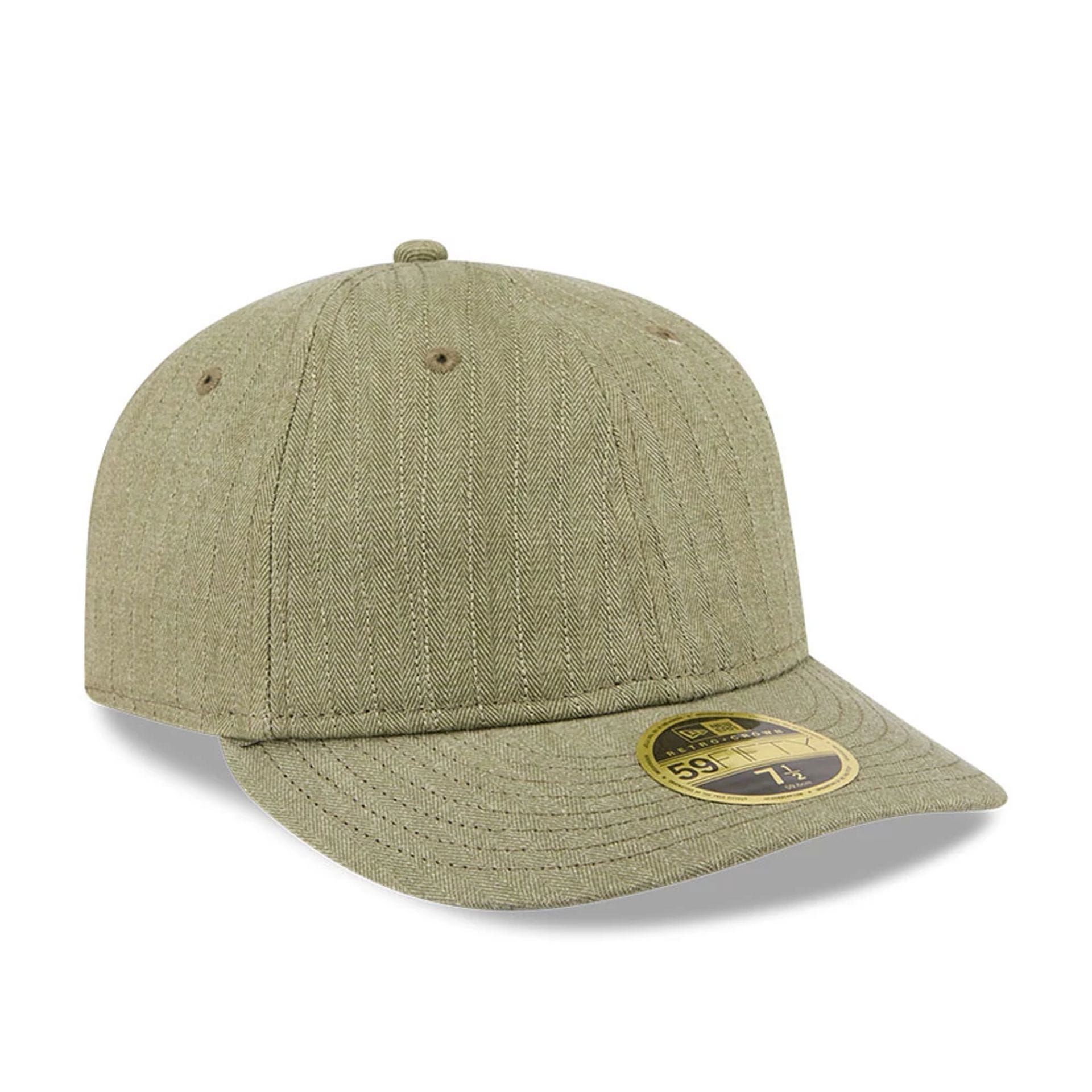 Pictured is this New Era Herringbone Retro Crown 59FIFTY Fitted cap in green. 4