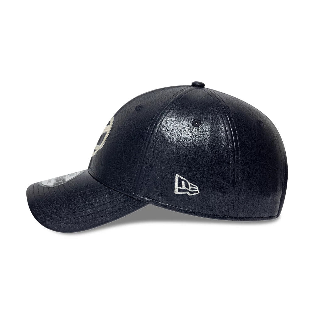 Pictured is this Crinkle PU Vespa 9FORTY Adjustable cap in navy. 4