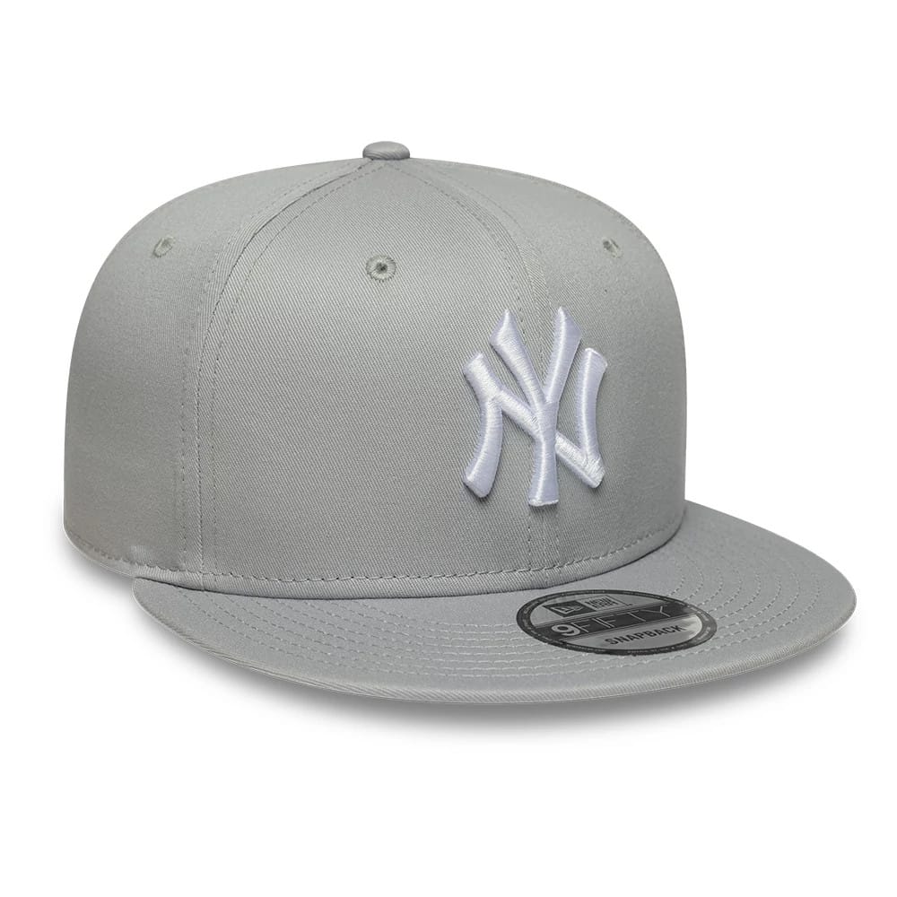 Pictured is this MLB League Essential New York Yankees 9FIFTY Snapback Adjustable cap in light grey. 3