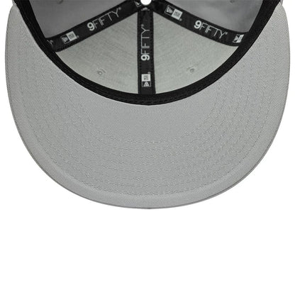 Pictured is this MLB League Essential New York Yankees 9FIFTY Snapback Adjustable cap in light grey. 5