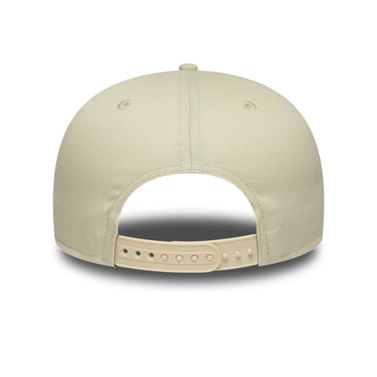 Pictured is this MLB World Series Patch New York Yankees 9FIFTY Snapback Adjustable cap in light beige. 4