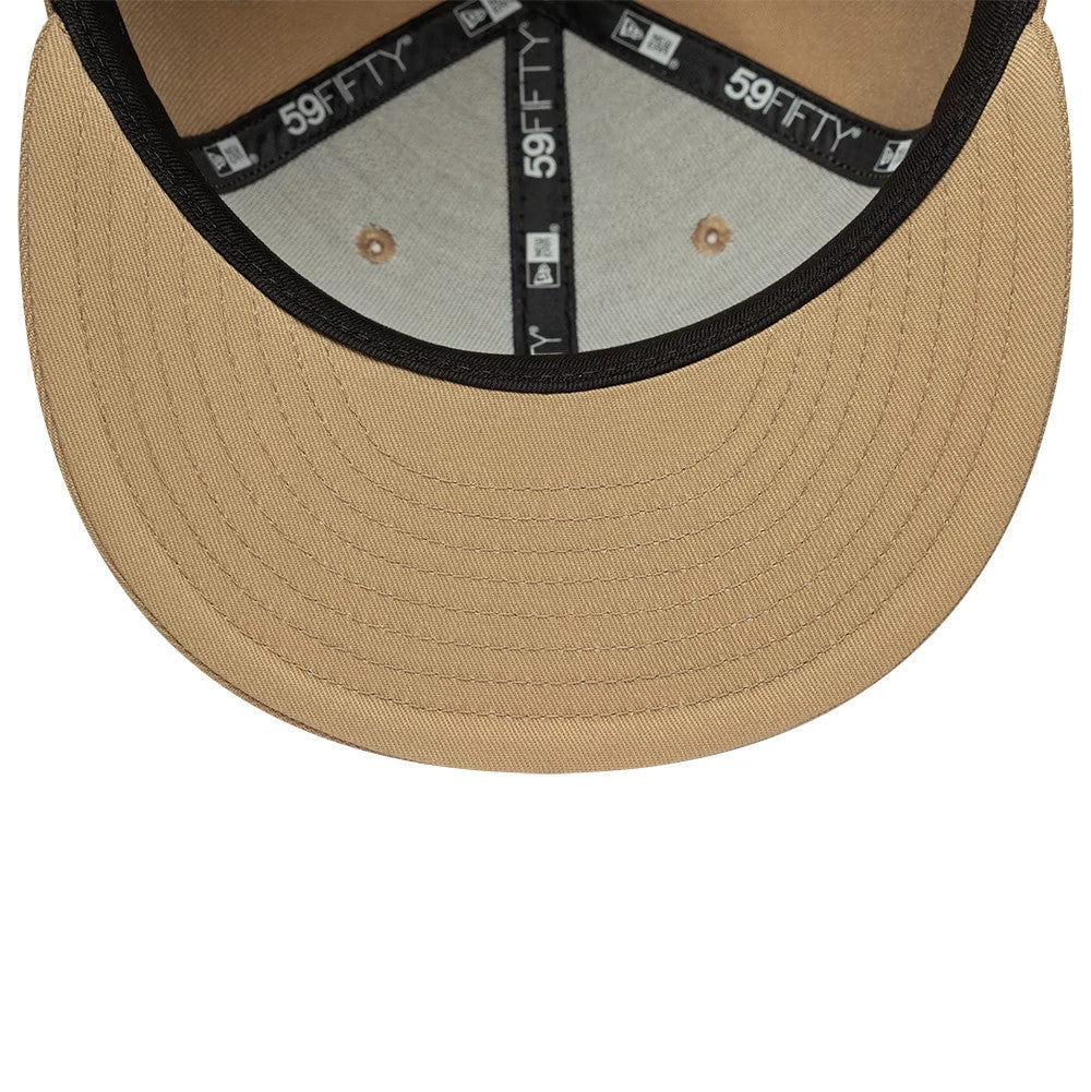 Pictured is this MLB League Essential New York Yankees 59FIFTY Fitted cap in light beige. 5