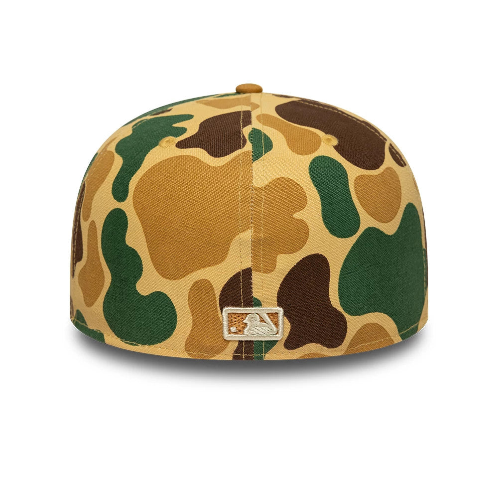 Pictured is this MLB Camo New York Yankees 59FIFTY Fitted cap in beige. 4