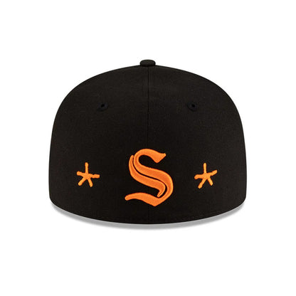 Pictured is this Mora Lo Mismo De Siempre 59FIFTY Fitted cap in black. 6