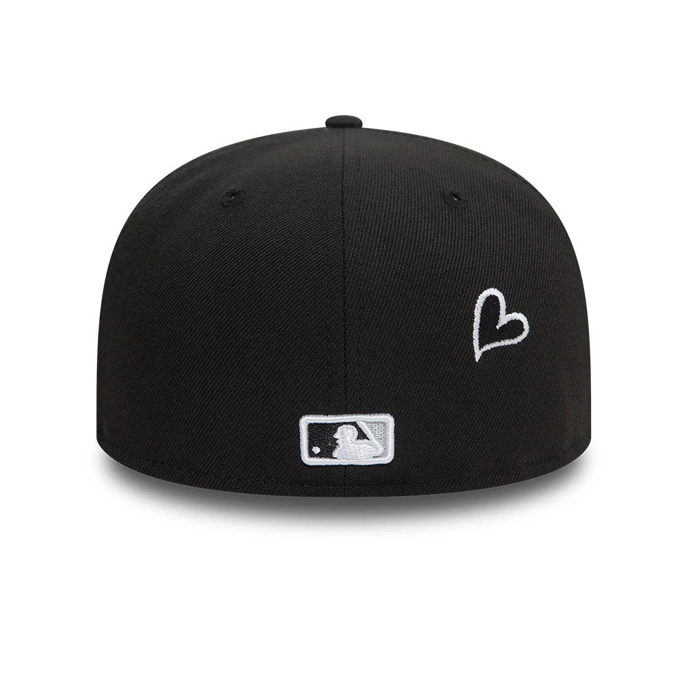 Pictured is this MLB Heart Icon Chicago White Sox 59FIFTY Fitted cap in black. 5