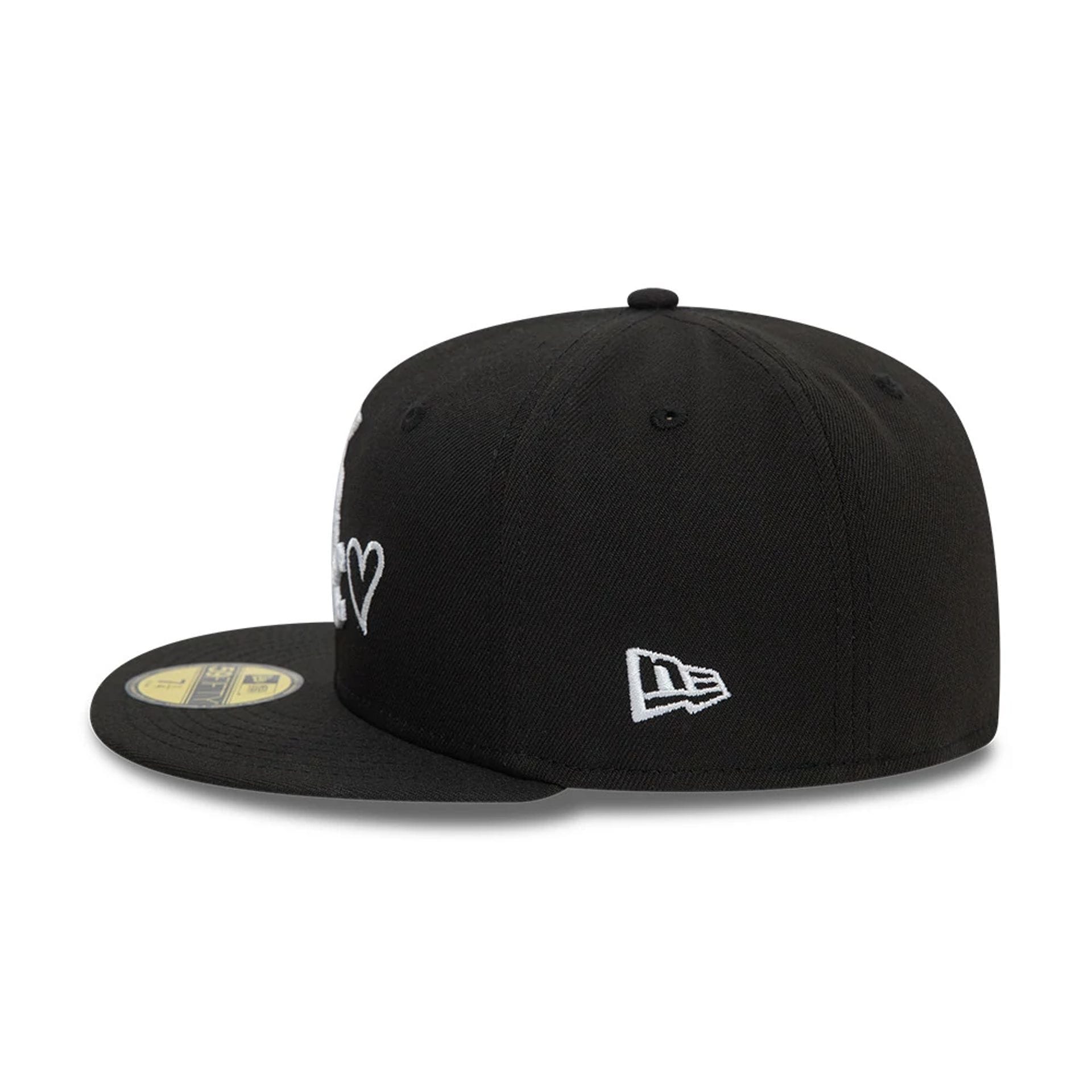 Pictured is this MLB Heart Icon Chicago White Sox 59FIFTY Fitted cap in black. 6