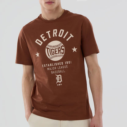 The model is wearing this MLB Graphic Detroit Tigers T-Shirt in brown. 1