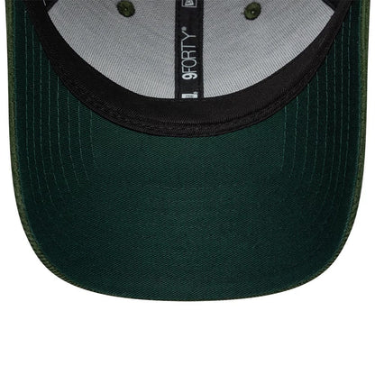 Pictured is this Traditional Cord Atlassian Williams F1 Team 9FORTY cap in dark green. 6