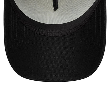 Pictured is this Traditional Atlassian Williams F1 Team 9FORTY A-Frame Trucker cap in black. 5
