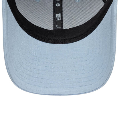 Pictured is this New Wave Linen Atlassian Williams F1 Team 9FORTY cap in pastel blue. 6