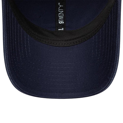 Pictured is this Traditional Washed Atlassian Williams F1 Team 9TWENTY cap in navy. 6