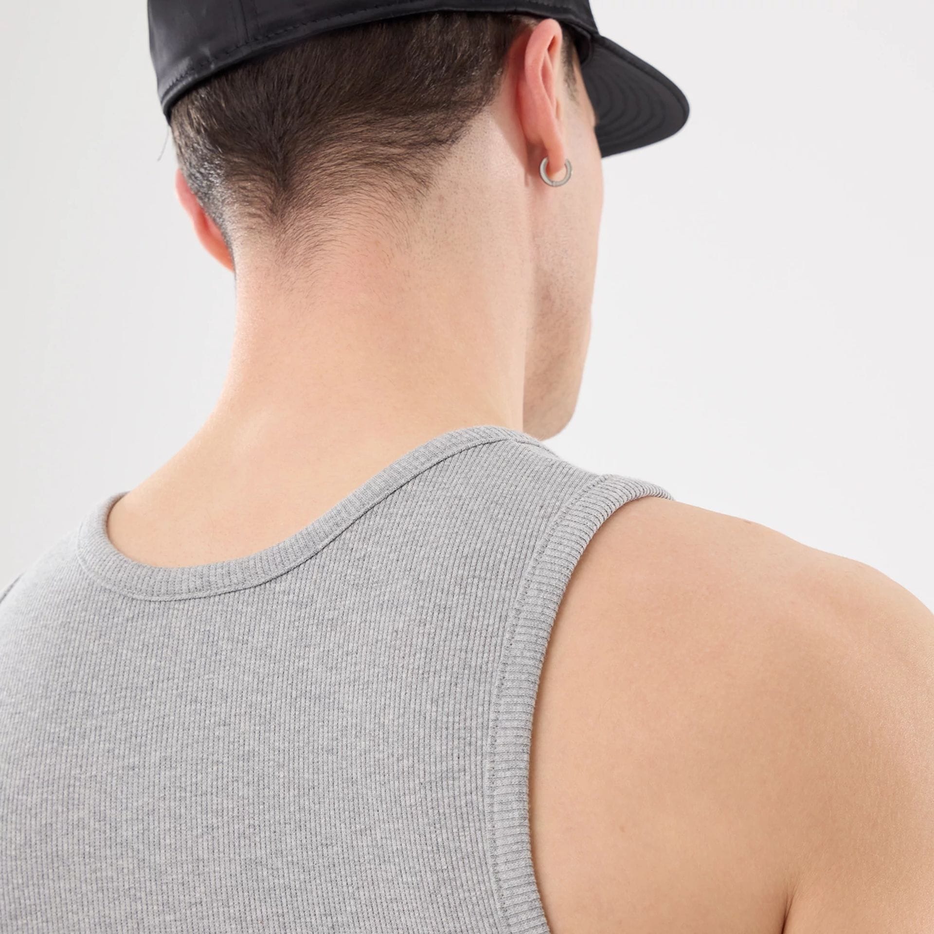 The model is wearing this MLB Rib LA Dodgers Vest in grey. 7