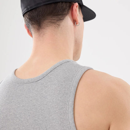 The model is wearing this MLB Rib LA Dodgers Vest in grey. 7