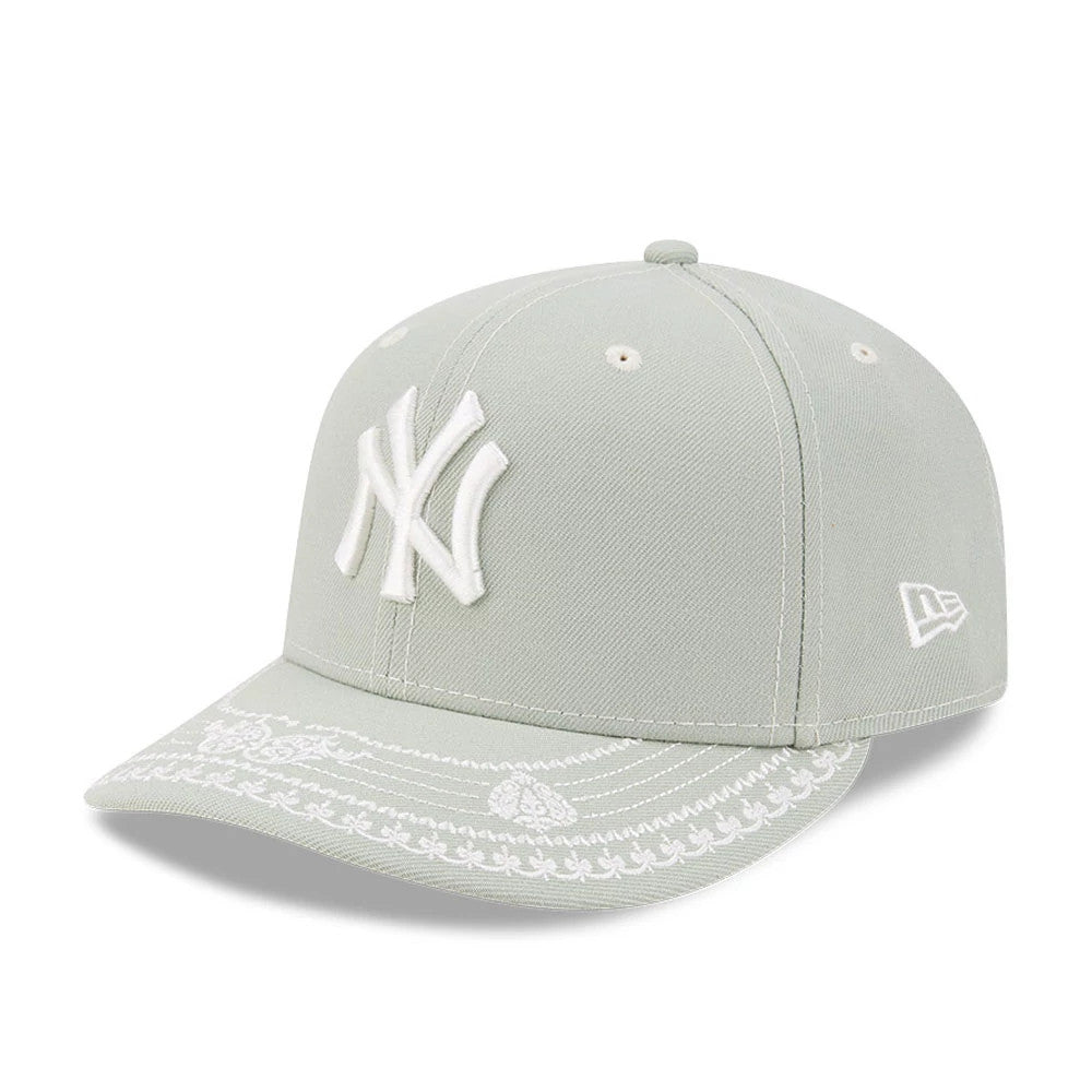 Pictured is this MLB Fathers Day New York Yankees 59FIFTY Fitted cap in pastel green. 4