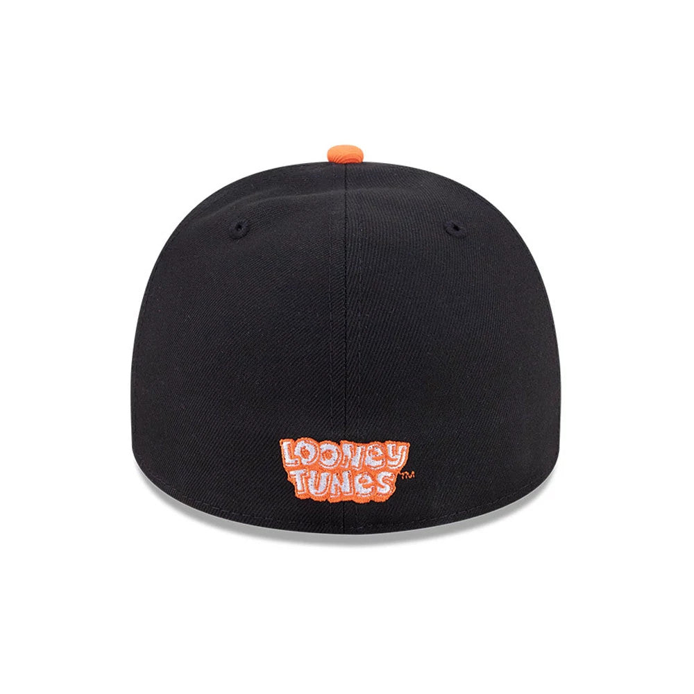 Pictured is this Looney Tunes Chasin Carrots Bugs Bunny 59FIFTY A-Frame Fitted cap in black & orange. 7