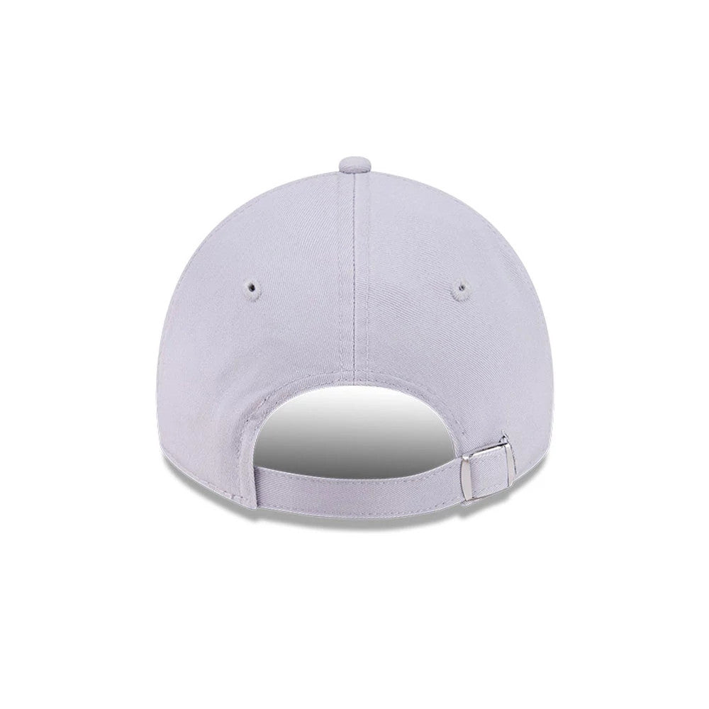 Pictured is this Looney Tunes Tasmanian Devil 9TWENTY Adjustable cap in grey. 6