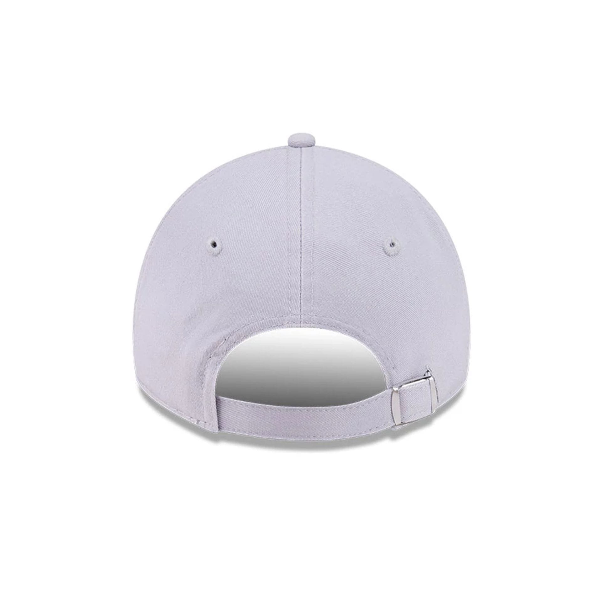 Pictured is this Looney Tunes Tasmanian Devil 9TWENTY Adjustable cap in grey. 6