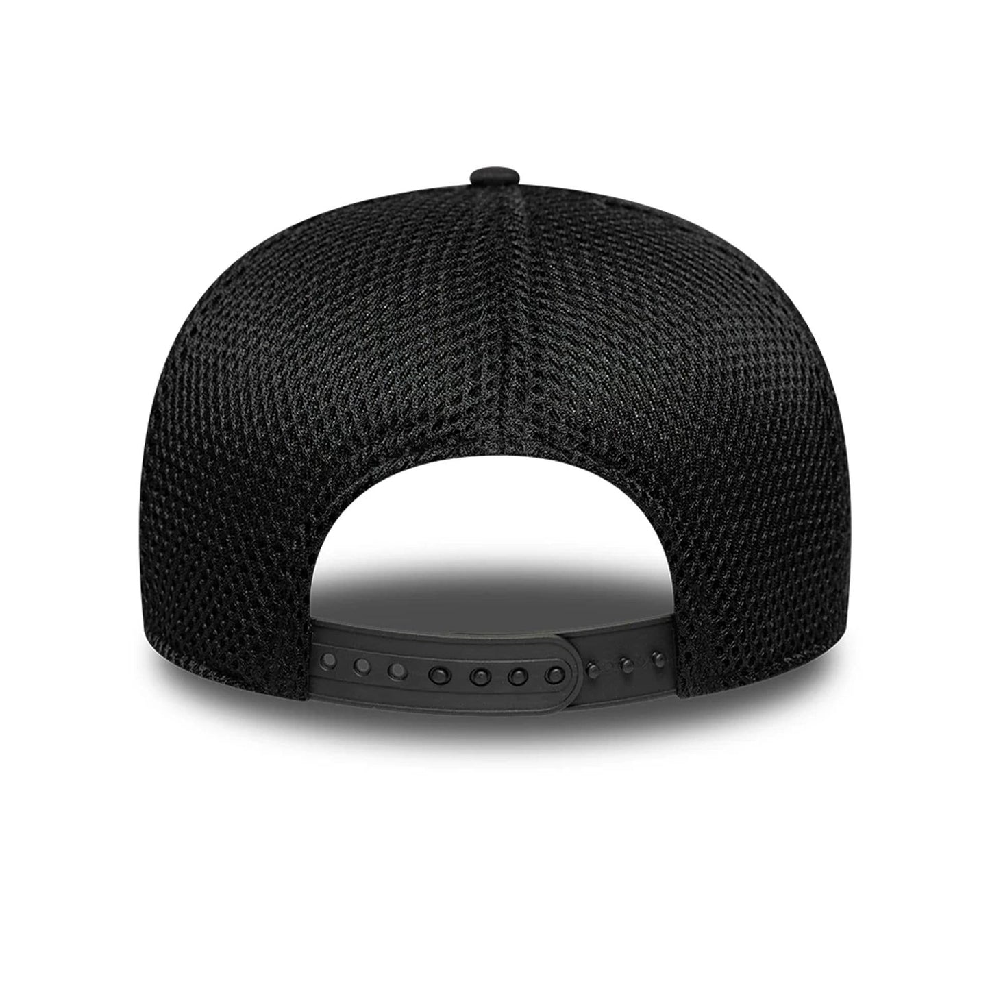 Pictured is this Catamaran Sail GP 9SEVENTY Stretch Snap cap in black. 4