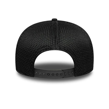 Pictured is this Catamaran Sail GP 9SEVENTY Stretch Snap cap in black. 4
