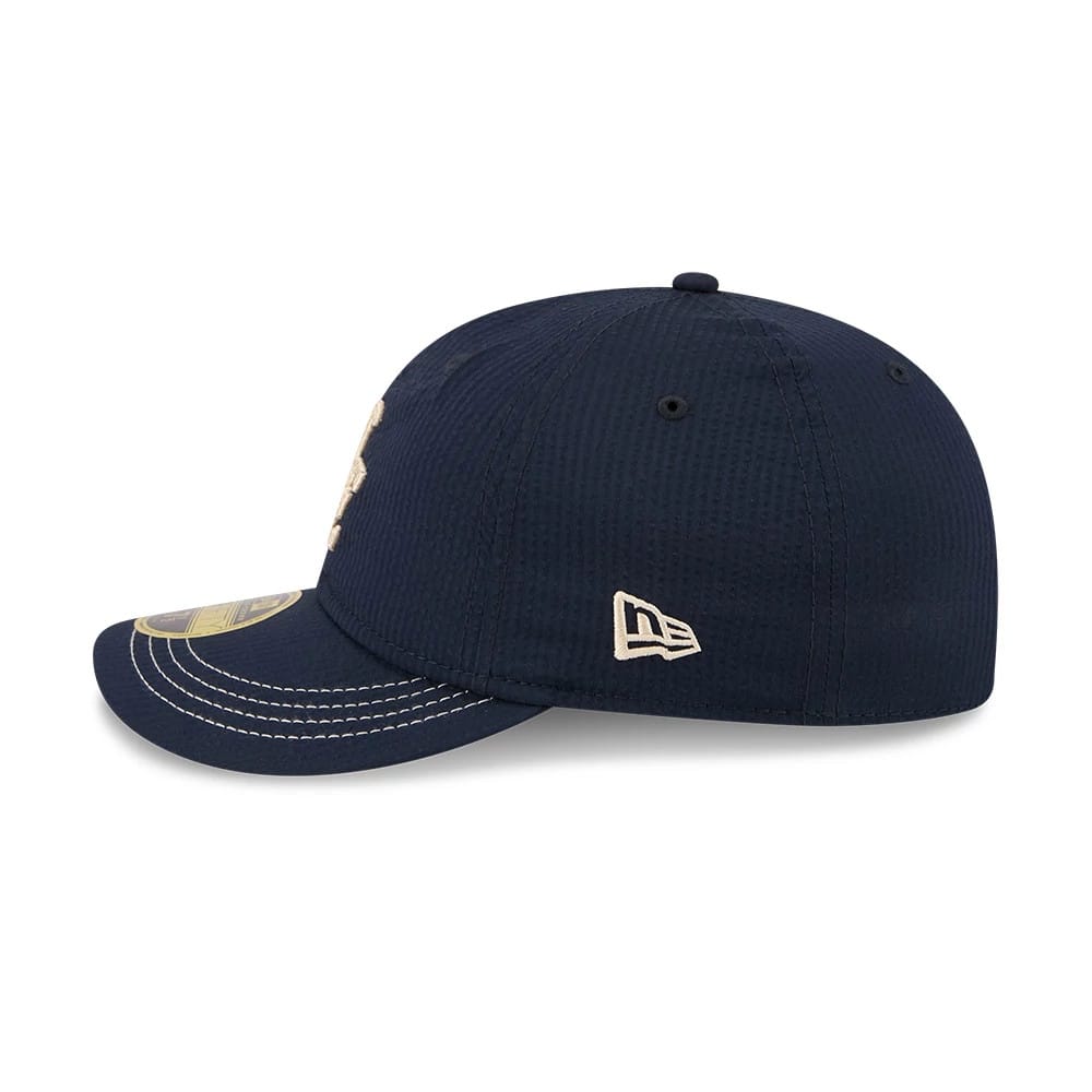 Pictured is this New Era 59FIFTY Day Seersucker Retro Crown 59FIFTY Fitted cap in navy. 5