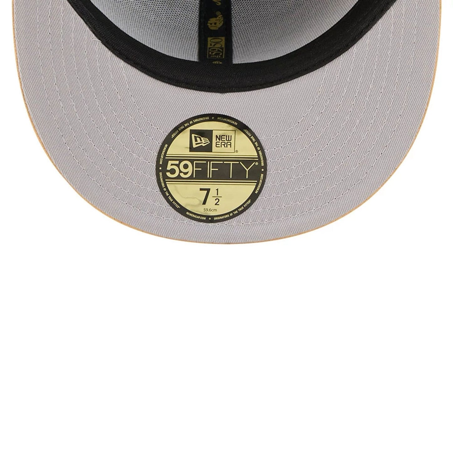 Pictured is this MLB 59FIFTY Day Fauna New York Yankees 59FIFTY Fitted cap in black. 2