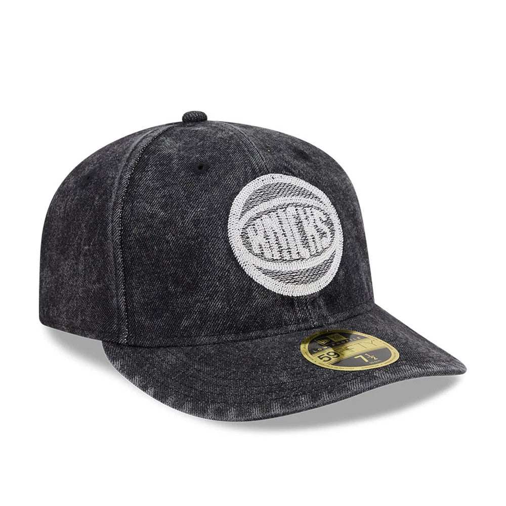 Pictured is this NBA 59FIFTY Day New York Knicks Low Profile 59FIFTY Fitted cap in black. 4